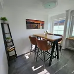 Am Villa *